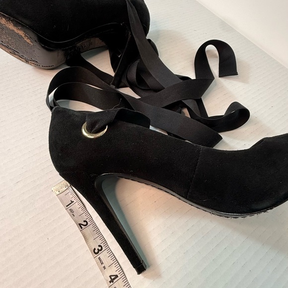 Alice + Olivia Dominique Suede Heels size 8 - Picture 11 of 11